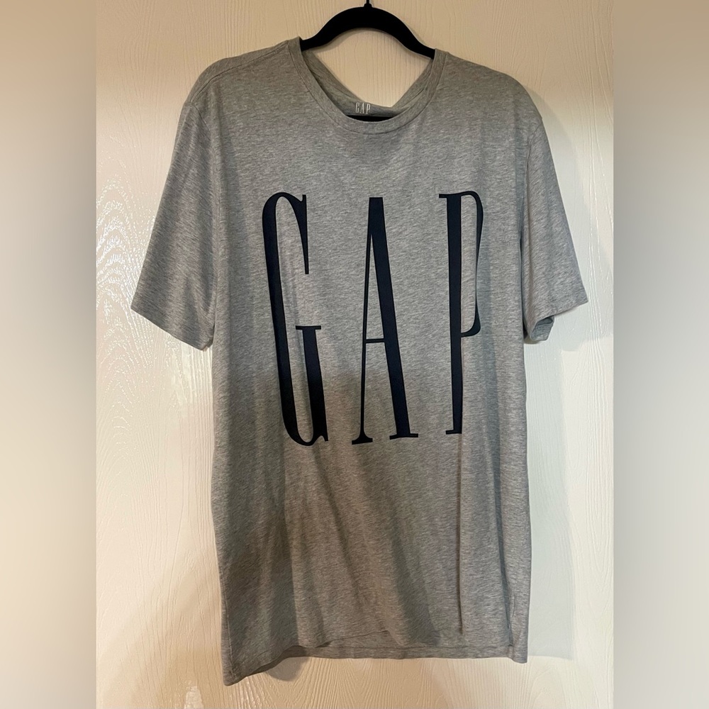 GAP Gray T-shirt